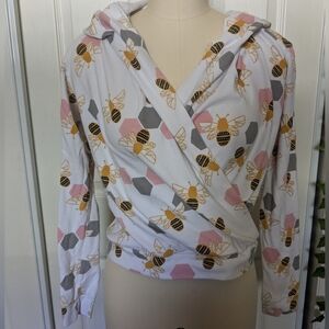 Jersey hoodie bee cross top